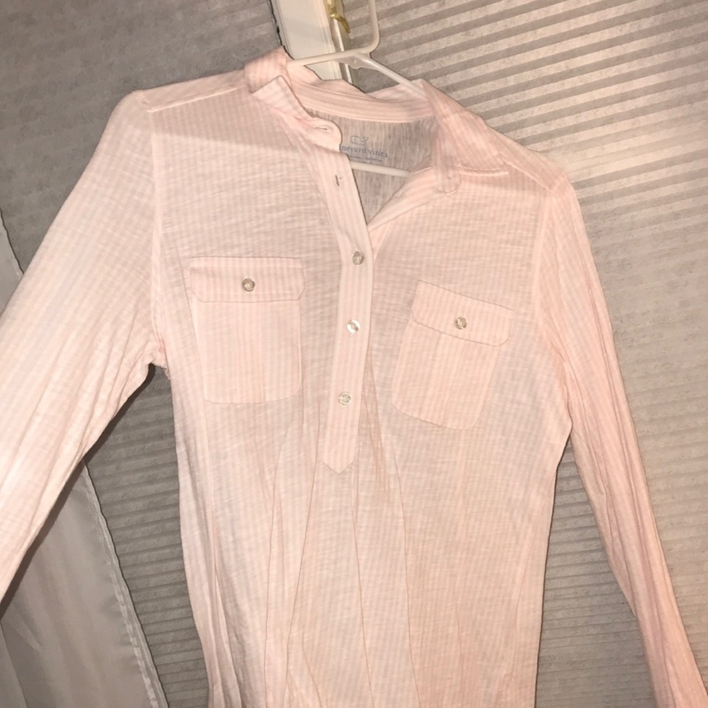 VINEYARD VINES pink and white button down